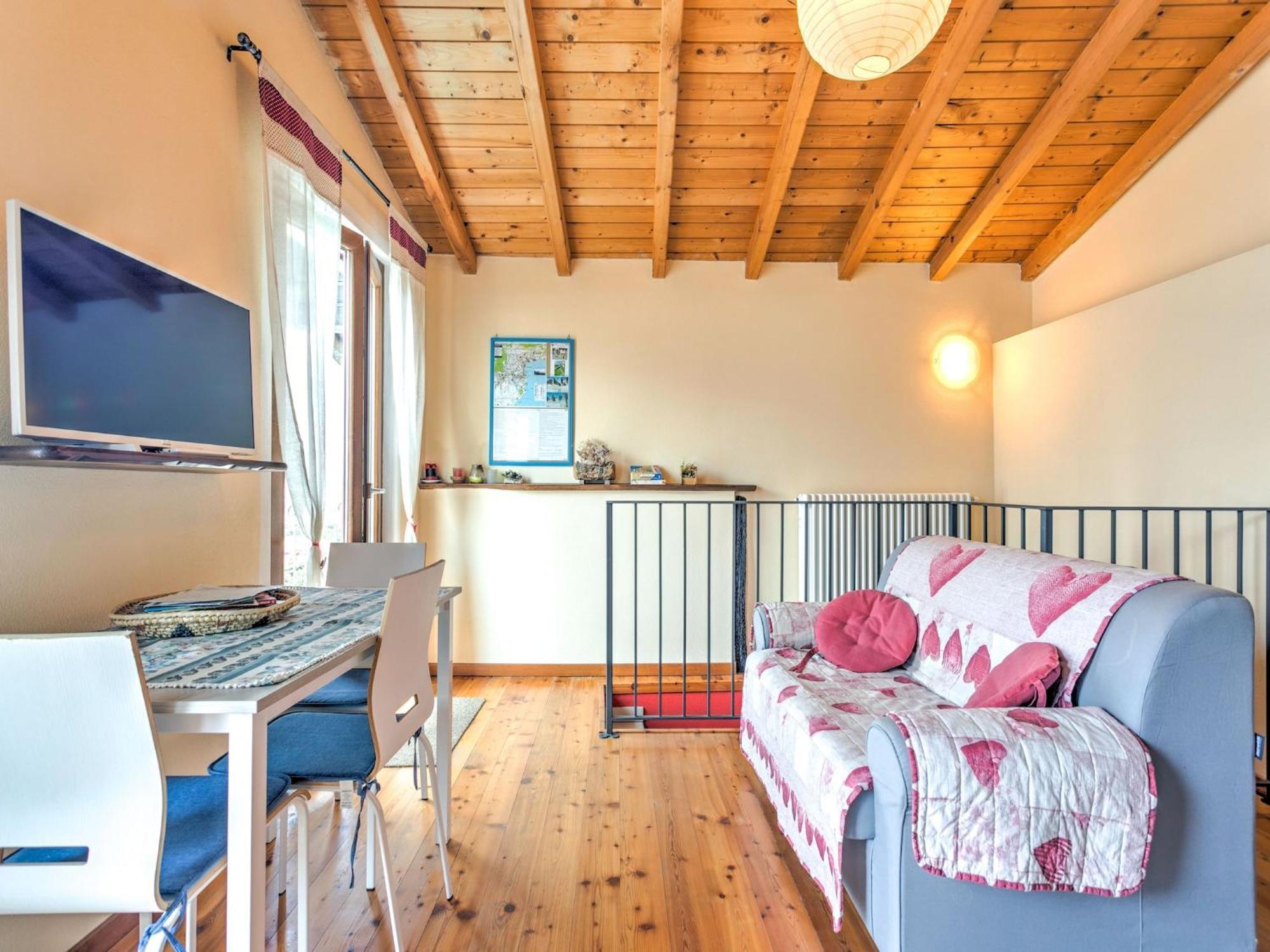 Апартаменты Wonderful Flat With Swimming Pool Lift And Garden Граведона Экстерьер фото