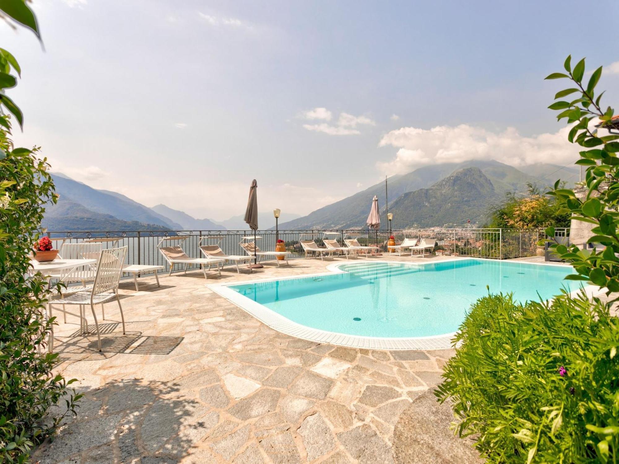 Апартаменты Wonderful Flat With Swimming Pool Lift And Garden Граведона Экстерьер фото