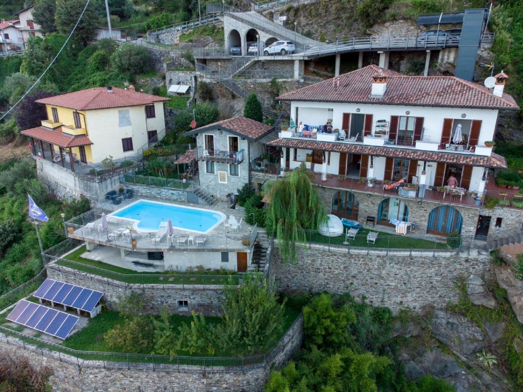 Апартаменты Wonderful Flat With Swimming Pool Lift And Garden Граведона Экстерьер фото