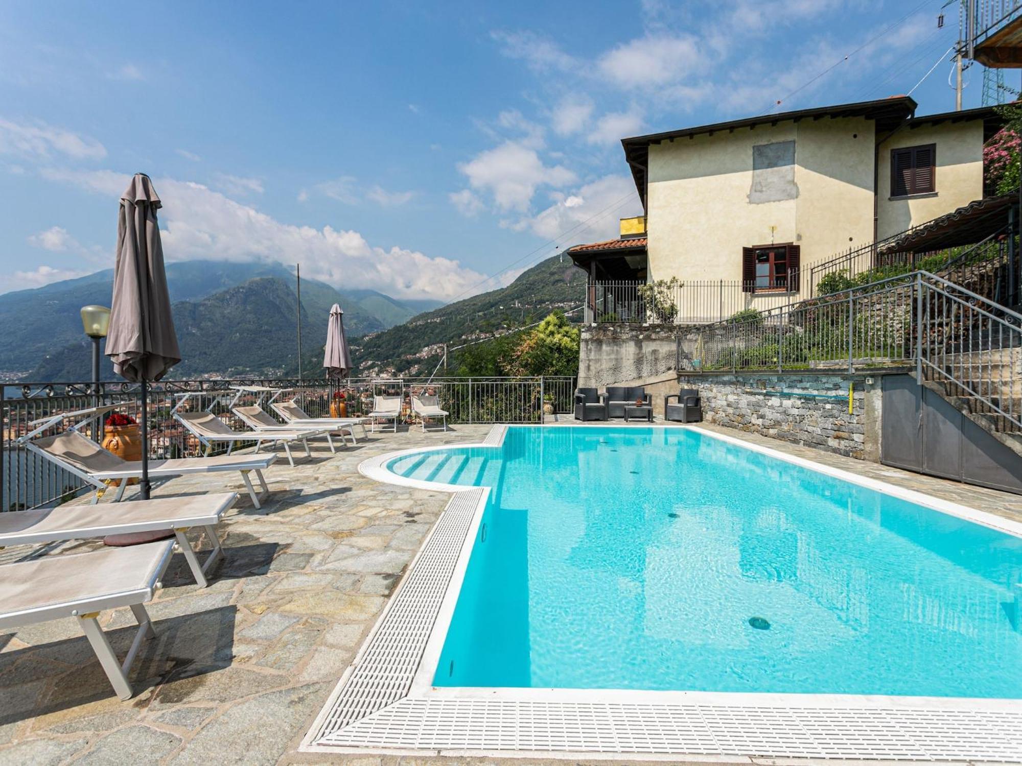 Апартаменты Wonderful Flat With Swimming Pool Lift And Garden Граведона Экстерьер фото